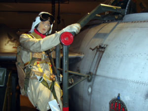 Ängelholms flygmuseum är värd ett besök. Här en tidstrogen docka (pilot) som embarkerar en J 29 F. Den "flygande tunnan" tjänstgjorde i Flygvapnet 1951–74.